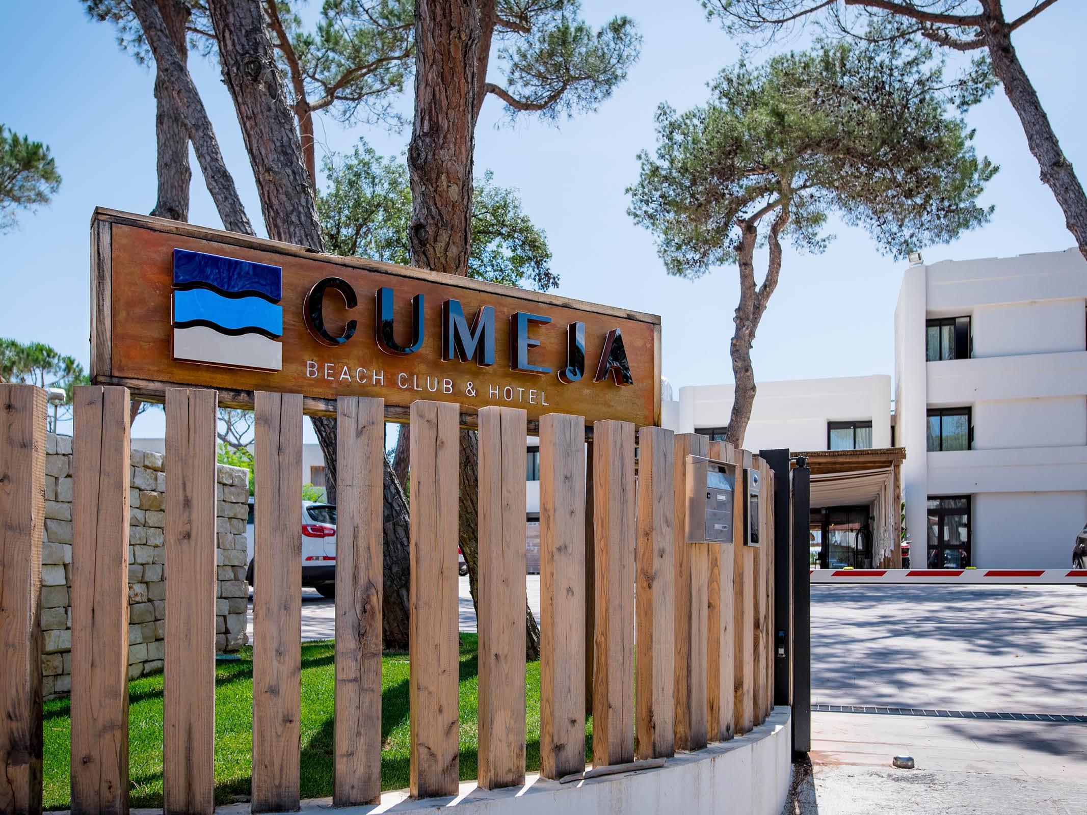 Cumeja Beach Club & Hotel Baia Domizia Exterior foto