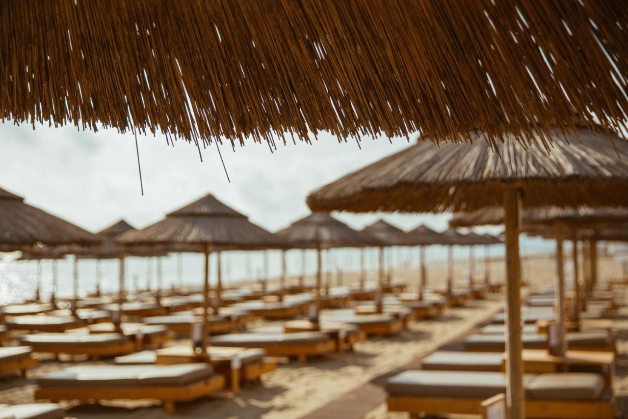 Cumeja Beach Club & Hotel Baia Domizia Exterior foto